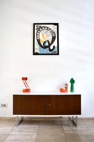 Kleine vintage Dressoir - seventies sideboard beschikbaar voor biedingen