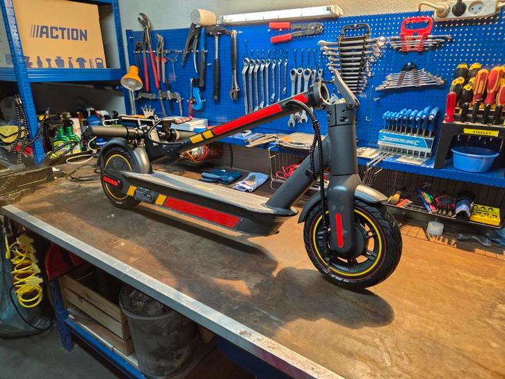 Elektrische step Ninebot Max G30 40km/h., Vélos & Vélomoteurs, Trottinettes, Enlèvement