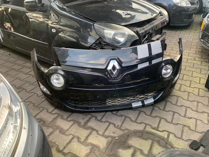 voorbumper renault twingo II 2011 tot 2014 zwart, Auto-onderdelen, Carrosserie, Bumper, Renault, Voor, Gebruikt, Ophalen of Verzenden