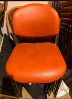 45 Stapelbare Oranje stoelen, Huis en Inrichting, Stoelen, Ophalen, Gebruikt, Overige kleuren, Metaal