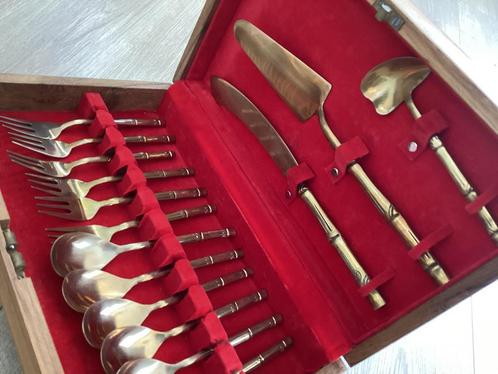Vintage Thais bestekset in nickelbrons | Bamboe handvatten, Huis en Inrichting, Keuken | Bestek, Nieuw, Bestekset, Ophalen of Verzenden