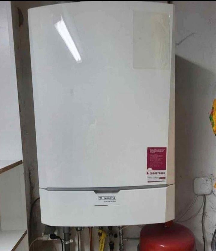 Remeha Calenta 25L 25kw condensatieketel, Doe-het-zelf en Bouw, Verwarming en Radiatoren, Gebruikt, Cv-ketel of Combi-ketel, 800 watt of meer