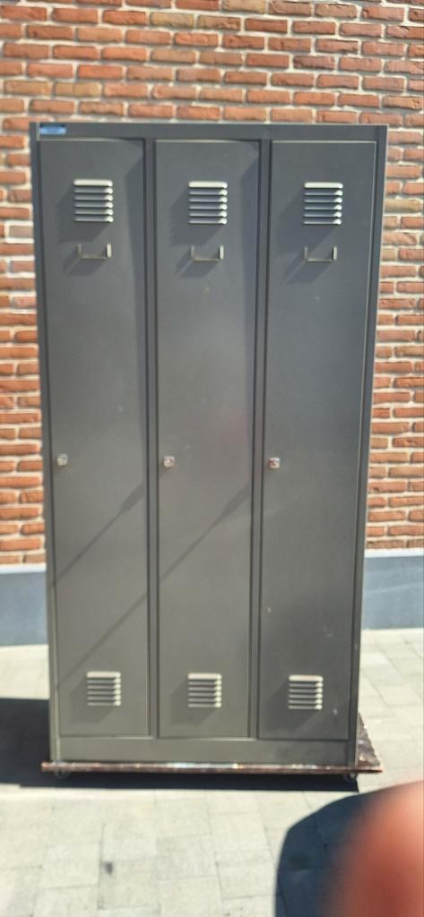 Metalen vestiaire 3-vaks, Huis en Inrichting, Kasten | Lockerkasten, Gebruikt, Ophalen