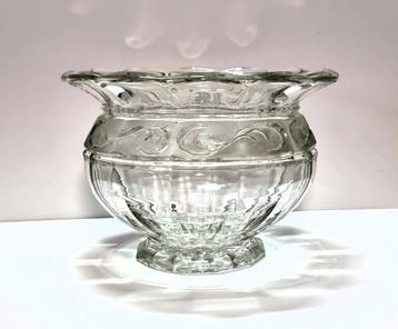 Kleine vaas/coupe in glas. beschikbaar voor biedingen