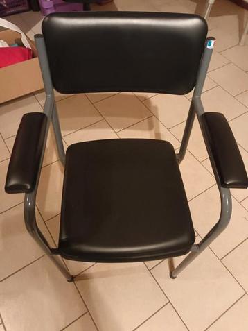 Toiletstoel  nieuw ! beschikbaar voor biedingen