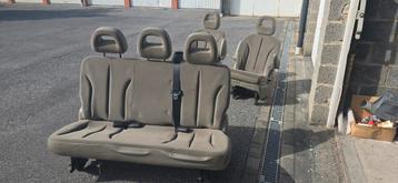 Chrysler middenstoelen en achterbank beschikbaar voor biedingen