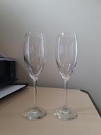 wijnglazen 2x, Huis en Inrichting, Keuken | Servies, Ophalen of Verzenden, Zo goed als nieuw, Glas, Glas of Glazen