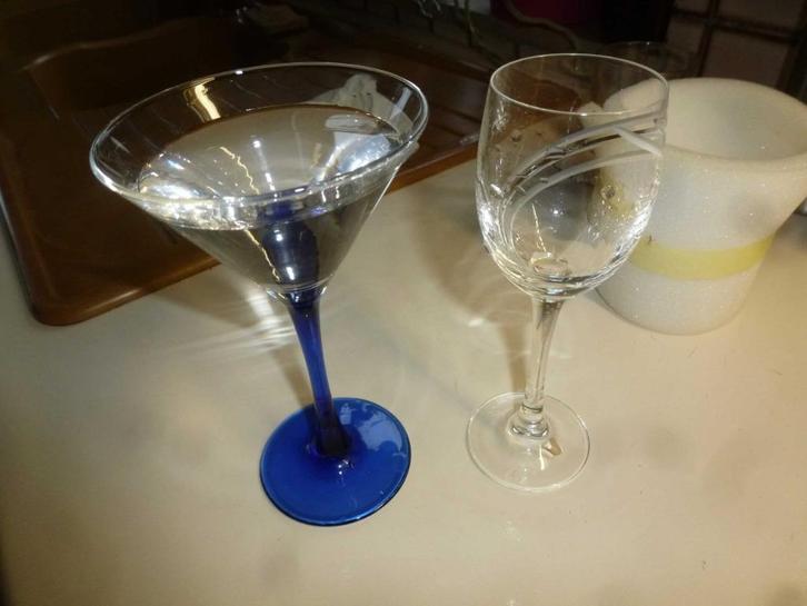 cocktailglazen - blauwe steel - prachtig Luminarc-kristal, Huis en Inrichting, Woonaccessoires | Onderzetters, Zo goed als nieuw