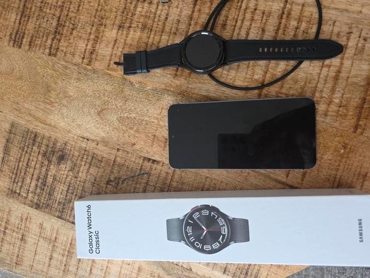 Samsung s24 met Galaxy Watch6 classic nog geen jaar oud, Telecommunicatie, Mobiele telefoons | Samsung, Zo goed als nieuw, Ophalen