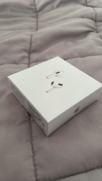 AirPods 3 gen nieuw ongeopend beschikbaar voor biedingen
