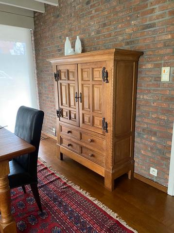 Belle armoire en chêne