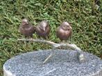 bronzen beeld van een vogel (3) op een gepatineerde tak..., Tuin en Terras, Ophalen, Nieuw