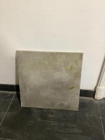 Marbre beschikbaar voor biedingen