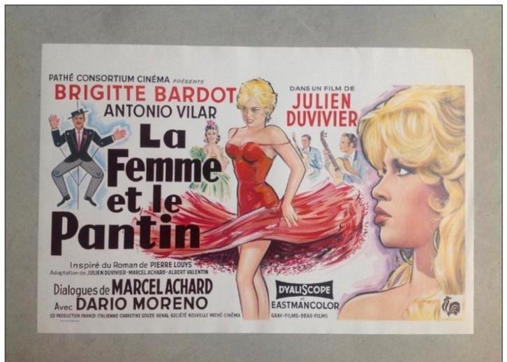 ANTIEKE POSTER BRIGITTE BARDOT 1960 DE VROUW EN DE Pantin, Verzamelen, Posters, Zo goed als nieuw, Film en Tv, Rechthoekig Liggend
