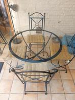 juste une petit latte sur une des chaises qui est défaite., Ophalen, Zo goed als nieuw