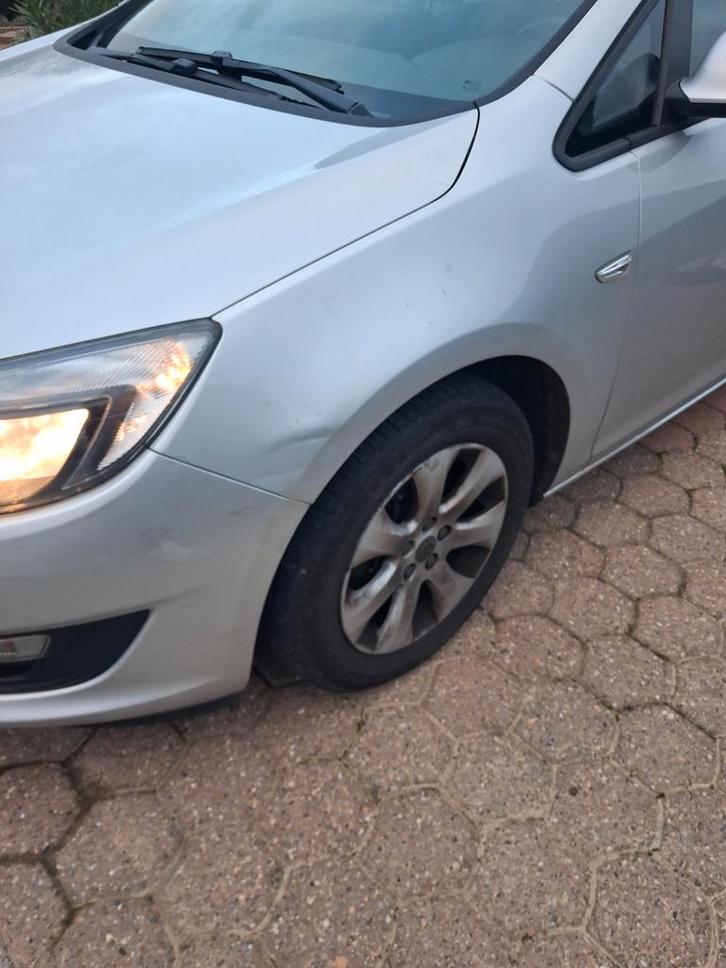 Opel astra 16 benzine bj 2014, Auto's, Opel, Particulier, Astra, ABS, Airconditioning, Bluetooth, Cruise Control, Elektrische buitenspiegels