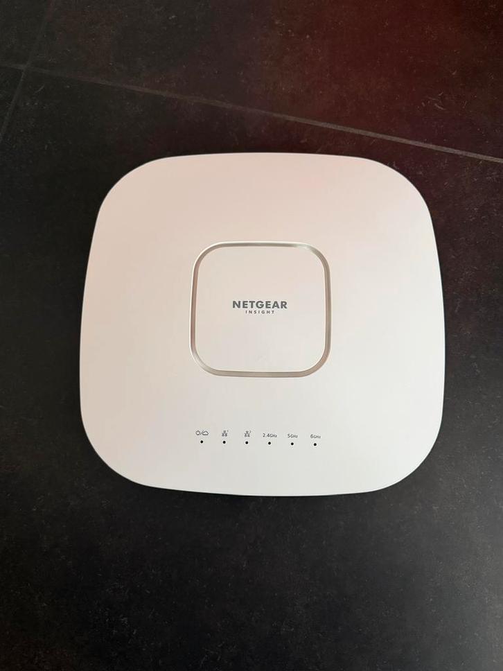 NETGEAR WAX630E - 4 stuks beschikbaar!, Computers en Software, Accesspoints, Zo goed als nieuw, Ophalen of Verzenden
