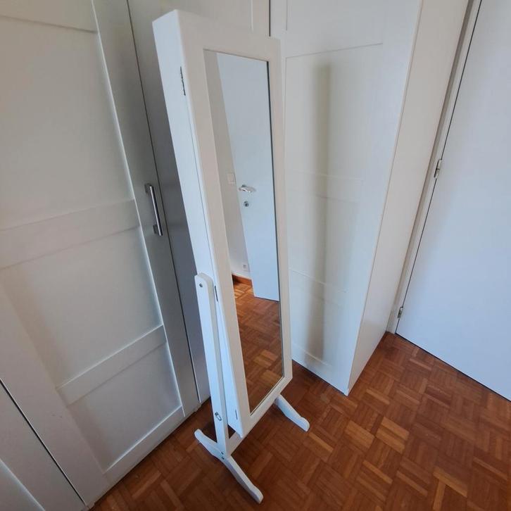 3 verschillende spiegels. Lees de aankondiging, Doe-het-zelf en Bouw, Plinten en Afwerking, Zo goed als nieuw, Ophalen of Verzenden