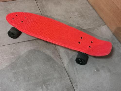 Decathlon skateboard 69 cm Big Yamba rood blauw, Sport en Fitness, Skateboarden, Zo goed als nieuw, Skateboard, Ophalen
