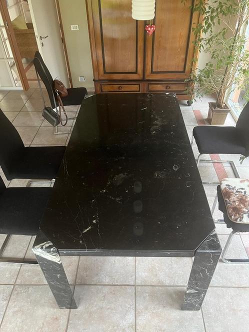 Blikvanger - Eettafel in zwart marmer gelakt, Huis en Inrichting, Tafels | Eettafels, Gebruikt, 50 tot 100 cm, 150 tot 200 cm