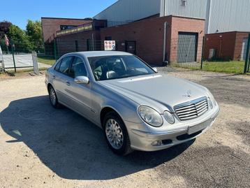 Mercedes E200 CDI AUTOMAAT*155000 Km*2003*PROPER*1E EIGENAAR, Argent ou Gris, Achat, Capteur de stationnement, Carnet d'entretien