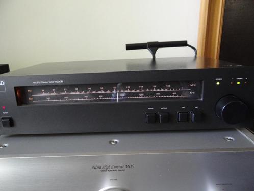 Stereo TUNER  NAD  4020B...Très bon état!, Audio, Tv en Foto, Tuners, Gebruikt, Ophalen of Verzenden