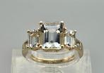 Gouden Vintage ring met aquamarijn en diamant. 2025/670., 18 tot 19, Zo goed als nieuw, Met edelsteen, Dame