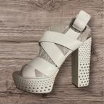 MICHAEL MICHAEL KORS  Leren platformsandalen met studs wit, Ophalen of Verzenden, Zo goed als nieuw, Wit