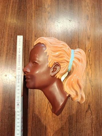 Cortendorf wall-mask beschikbaar voor biedingen