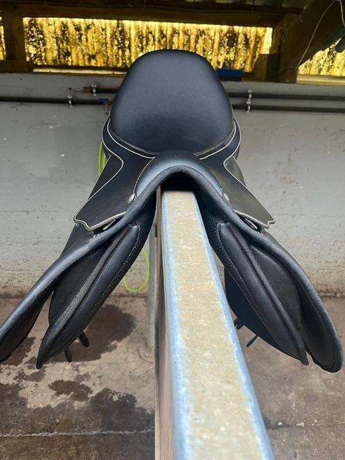 Wintec 500 Jump Cair – 17,5 inch, Dieren en Toebehoren, Paarden en Pony's | Zadels, Zo goed als nieuw, Springen, Ophalen