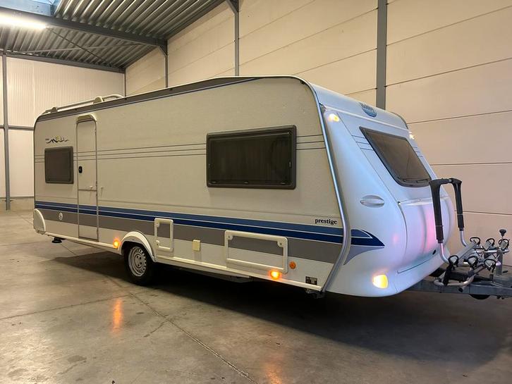 Caravan hobby, Caravans en Kamperen, Caravans, Particulier, tot en met 4, 1000 - 1250 kg, Rondzit, Hobby, 2 aparte bedden, 5 tot 6 meter