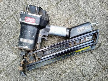 Te huur, Nagel pistool Senco op luchtdruk. beschikbaar voor biedingen