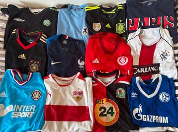 Originele voetvalshirts te koop beschikbaar voor biedingen