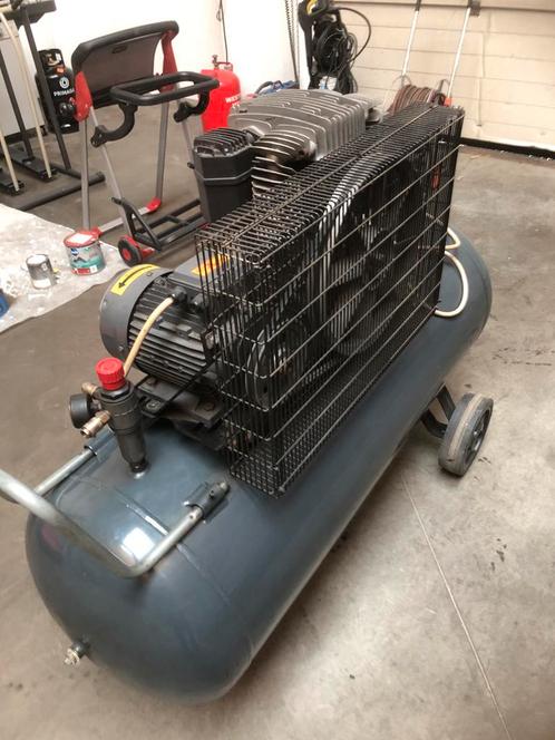 Compressor CM 700/11/270D, Zakelijke goederen, Machines en Bouw | Pompen en Compressoren, Ophalen