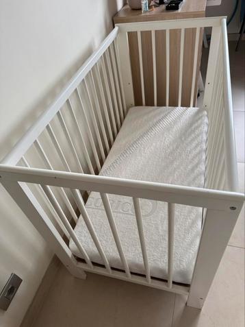 Lit pour bébé en blanc, Enlèvement, Comme neuf