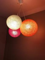 Verlichting bestaande uit drie  coton bollen, Ophalen, Zo goed als nieuw