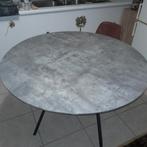 Table basse avec 2 chaises, Maison & Meubles, Tables | Tables de salon, Enlèvement, Comme neuf, Rond, Autres essences de bois