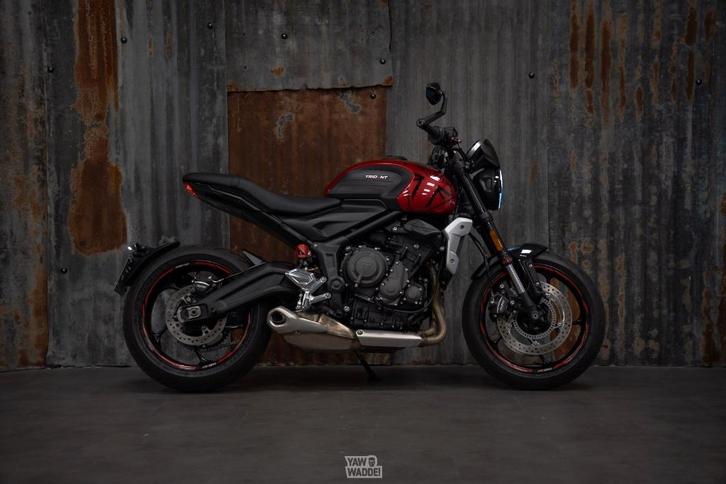 Triumph Trident 660: Carnival Red, Motoren, Motoren | Triumph, Bedrijf, Naked bike, meer dan 35 kW, 3 cilinders, Minimaal motorrijbewijs A2