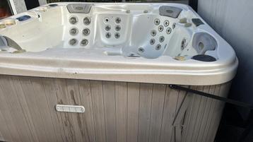 Tweedehands jacuzzi wellis Kilimanjaro beschikbaar voor biedingen