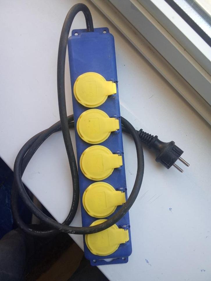 Verlengsnoer! €11, 99, Doe-het-zelf en Bouw, Elektriciteit en Kabels, Gebruikt, Kabel of Snoer, Ophalen
