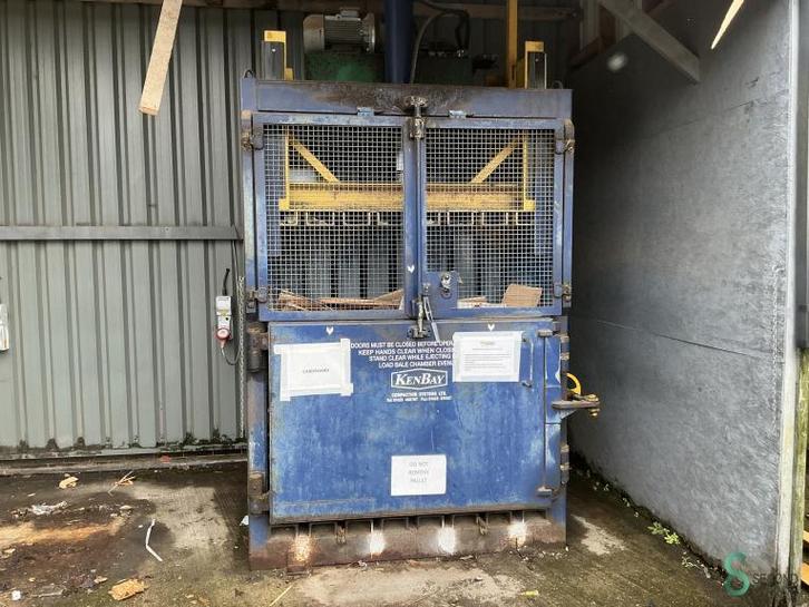 Balenpersen Kenbay BRG 1 8, Zakelijke goederen, Machines en Bouw | Overig