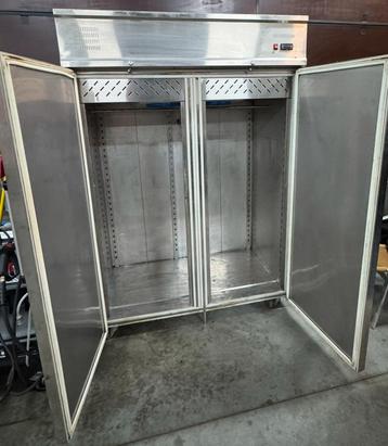 Dubbele inox koelkast beschikbaar voor biedingen