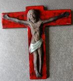 Kruisbeeld gebakken klei, Ophalen of Verzenden