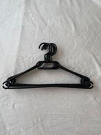 Plastic kleerhangers, Kleding | Dames, Kledinghangers, Ophalen, Gebruikt