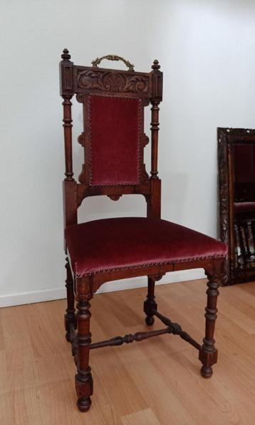 6 veloeren roze stoelen beschikbaar voor biedingen