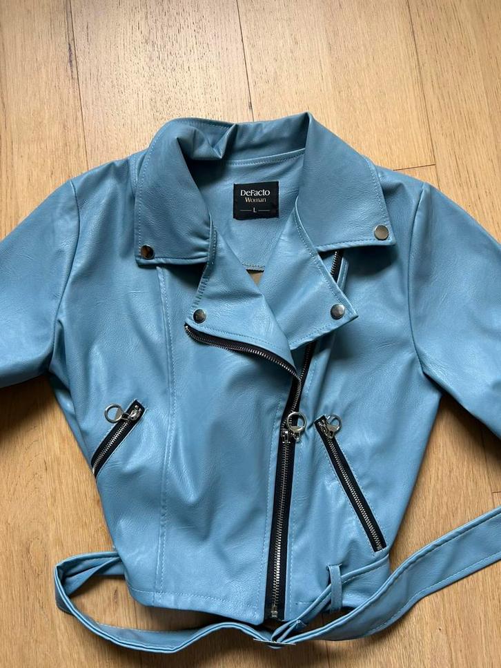 Imitatie leder jasje., Kleding | Dames, Jassen | Zomer, Zo goed als nieuw, Maat 38/40 (M), Blauw, Ophalen of Verzenden