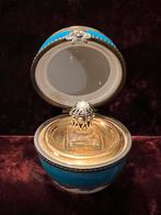 Vintage porseleinen pillendoosje + parfumflesje getekend, Verzamelen, Ophalen of Verzenden, Zo goed als nieuw