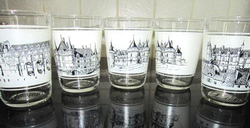 Lot de 5 verres décorés "châteaux", Collections, Verres & Petits Verres, Enlèvement ou Envoi