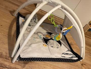 Tapis d’eveil / d’activité bebe 0-12 mois beschikbaar voor biedingen