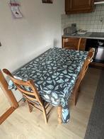 Eettafel (uitschuifbaar) met 4 stoelen in goede staat!, Huis en Inrichting, Ophalen